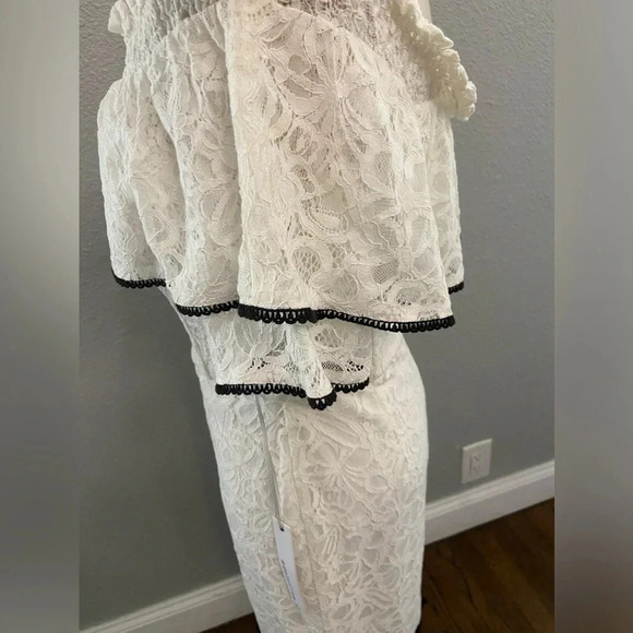 Adelyn Rae Hilda Off-The-Shoulder Lace‎ Dress Size Small NWT - Picture 5 of 7